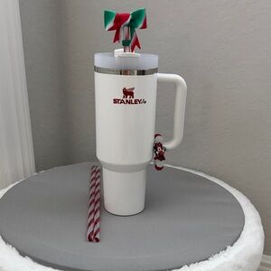 EUC Stanley 40oz Mistletoe